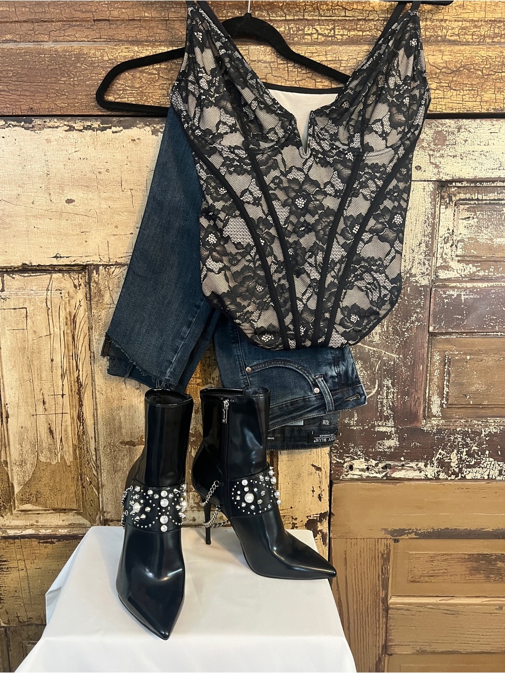 NWOB Jessica Simpson Black Pointed-Toe Stud & Pearl Chain Ankle Boots